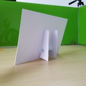 Dịch vụ in khung hình giấy để bàn kèm chân đỡ thông minh tại xưởng In nhanh Aloin