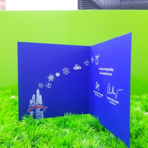 Dịch vụ in thiệp mời lấy liền ép kim sang trọng cho sự kiện doanh nghiệp tại xưởng In nhanh Aloin