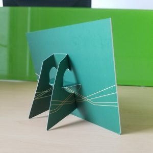 Dịch vụ in khung hình giấy để bàn kèm chân đỡ thông minh tại xưởng In nhanh Aloin