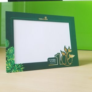 Dịch vụ in khung hình giấy để bàn kèm chân đỡ thông minh tại xưởng In nhanh Aloin