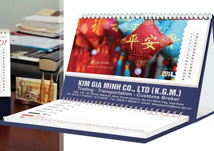 Dịch vụ in lịch để bàn theo yêu cầu cán màng bảo vệ sắc nét tại xưởng In nhanh Aloin